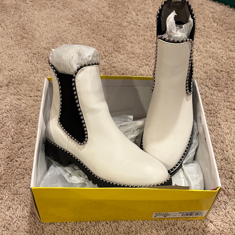 Elegant White Ankle Boots with Studded Detail